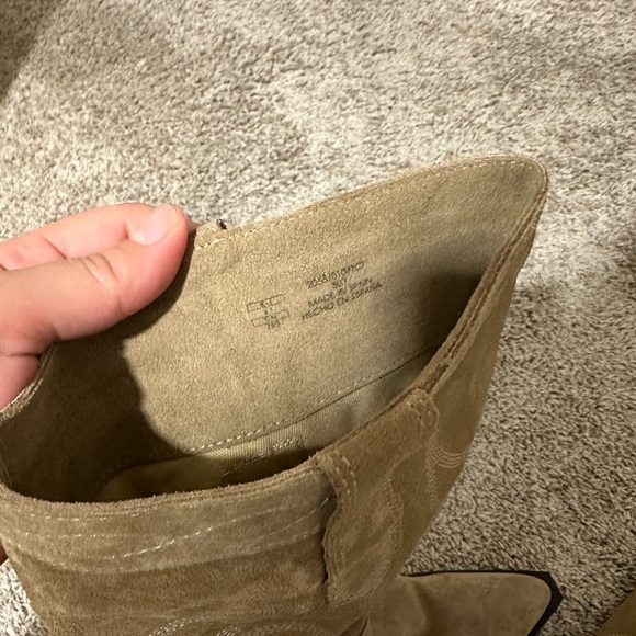 Suede Cowgirl boots - Picture 3 of 4